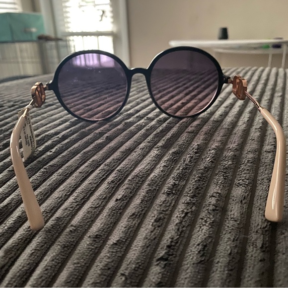 Sunglasses - Picture 2 of 6